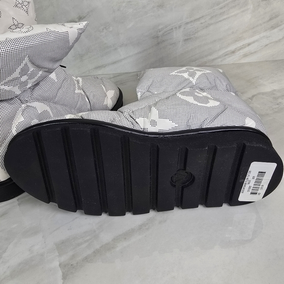 Louis Vuitton Monogram Puffer Boots - Picture 6 of 9